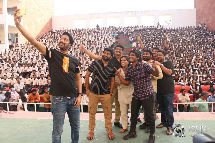 Naandhi-Team-at-Guntur-Success-Meet-